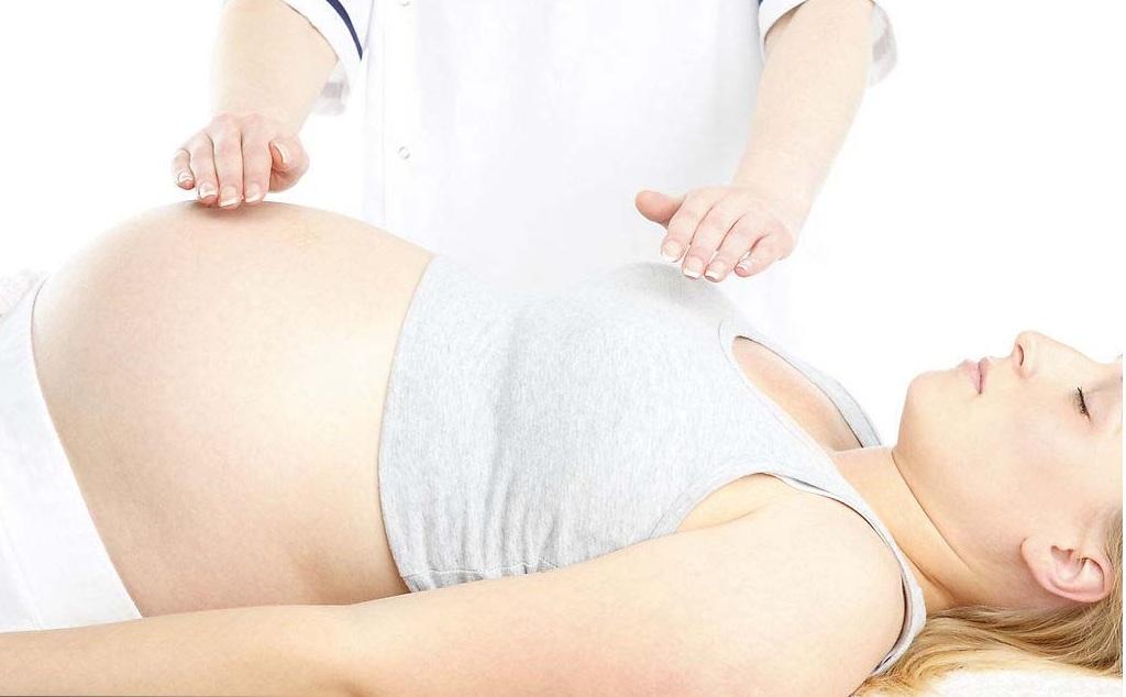 孕妇产下四胞胎, 得知宝宝性别后, 宝爸高喊上辈子拯救了银河系