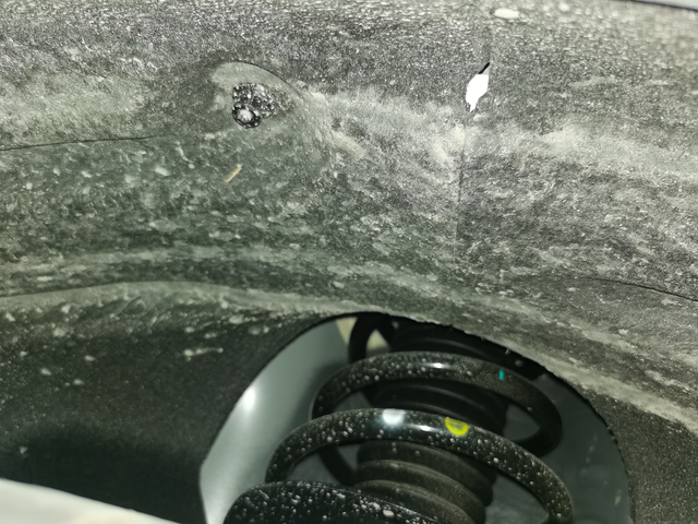 比亚迪宋plusdmi品控不行比亚迪宋plusdmi两驱4G顶配，提车两个星