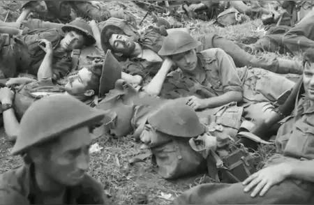 1944年，美军在日军尸体上发现了日军挥刀斩首澳大利亚陆军中士伦纳德的照片。照片