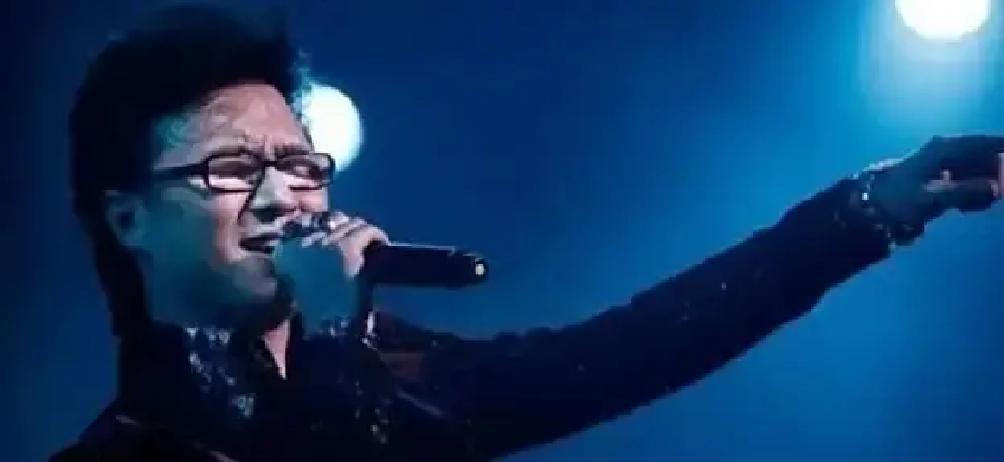 他一句话拆穿你好声音现场，汪峰听完学员唱完，直接点破：第二段颤音像心电图，