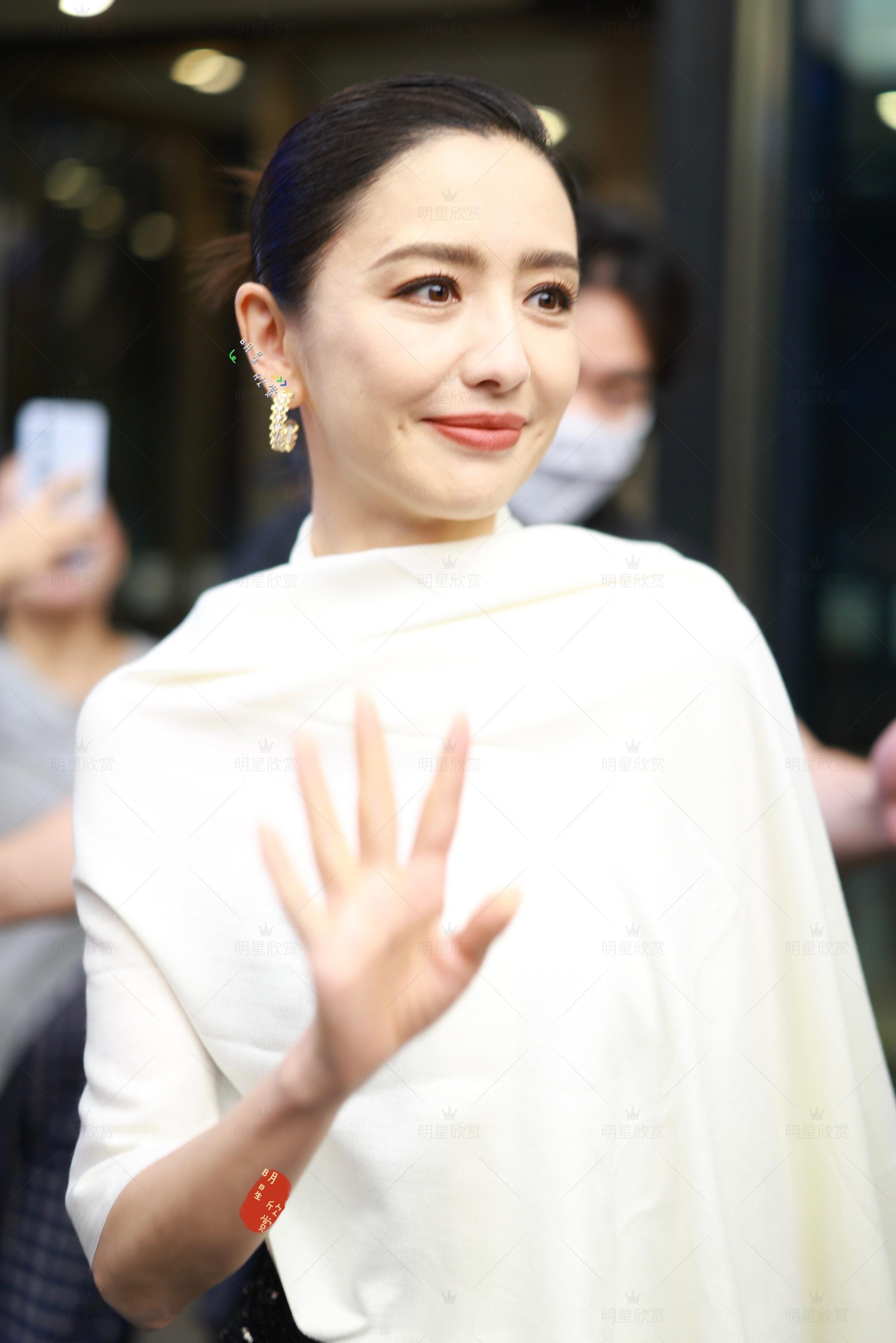 佟丽娅260831天猫金妆奖上班生图​​​