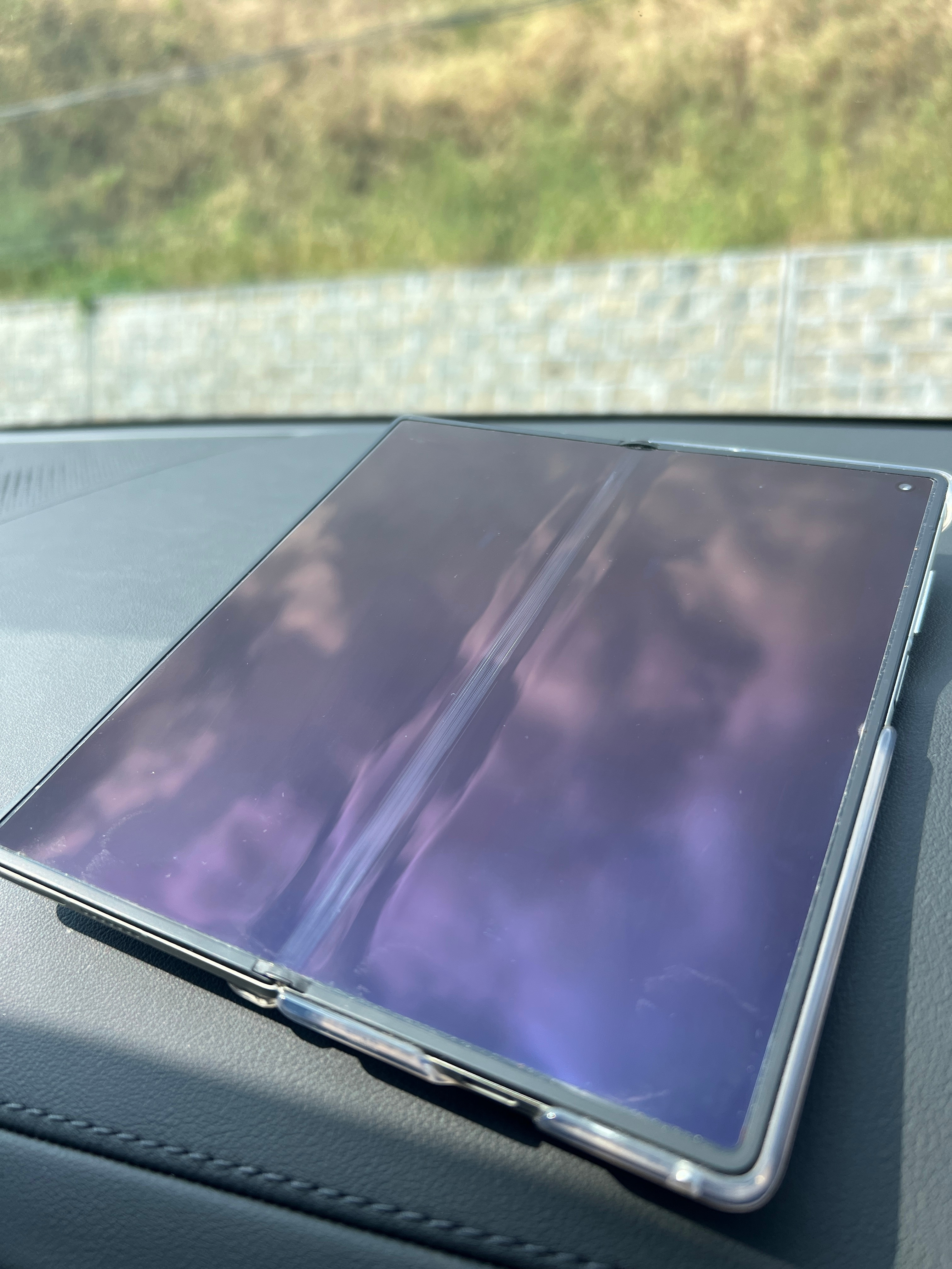 兄弟们，用了444天的vivoXFold3，这个折痕正常吗？​​​