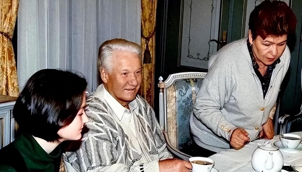 生活由普京担保，来中国疗养，叶利钦人生中最后那8年过得怎样？ 1999年的最