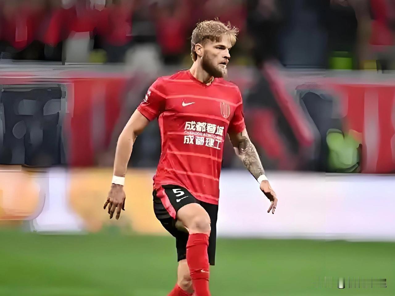 担心的问题终究还是发生了？蓉城队在多场热身赛中均大比分失利，虽然比赛性质并不重