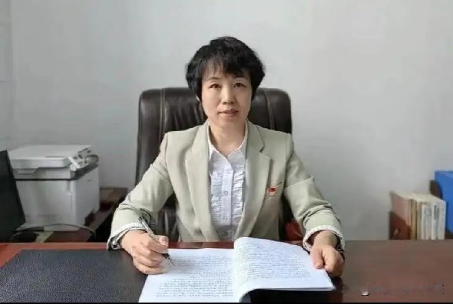 痛心！山东一“明星女校长”任上落马，29年教育生涯竟如此收场！谁能想到，一