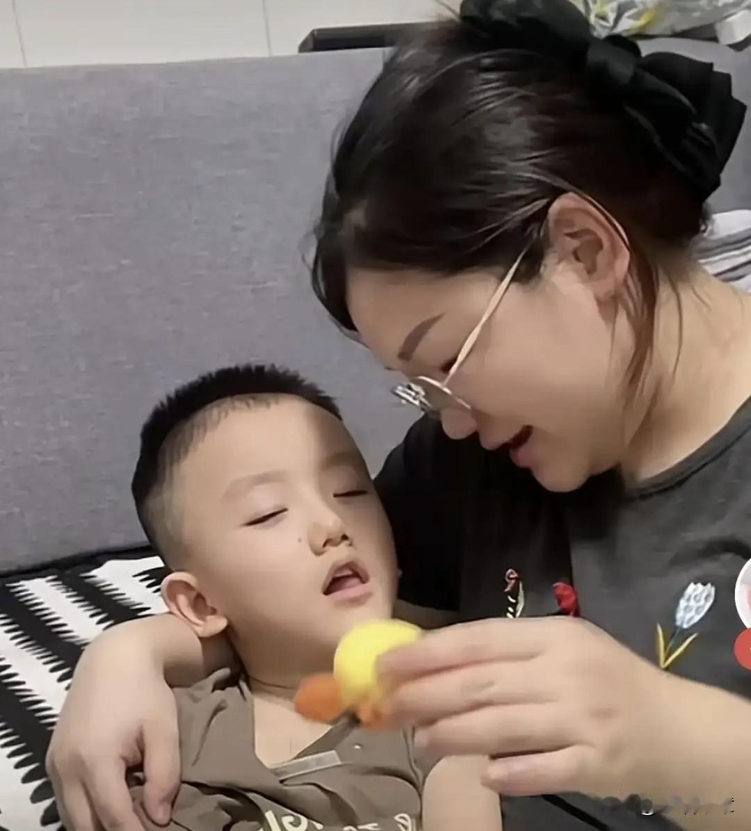 Nono家，二胎要来了，这事儿有点复杂，也挺让人期待Nono这孩子，生下来就