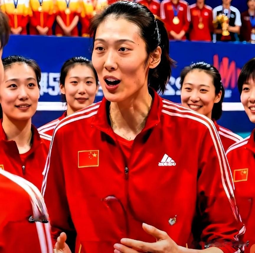 快看！真没想到朱婷能这么给力啊！全运会结束那阵，省里给发奖金，整整200万，