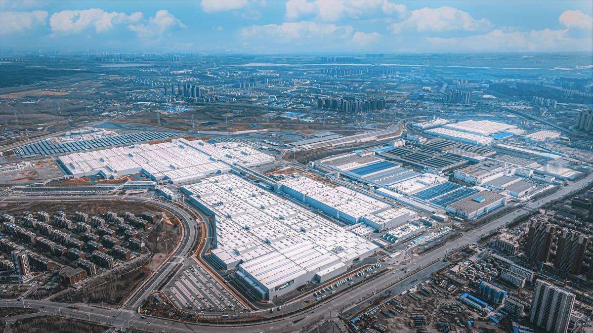 中国是工业强国，却不是发达国家为什么？中国现在绝对是工业强国，大到飞机高铁，