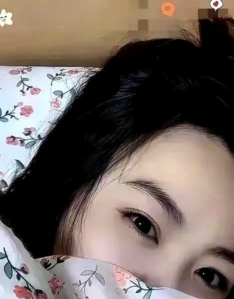 老公兴冲冲回家，进门就嚷嚷：“老婆咱家发财啦！就咱那被电动车占了的车位，车主打电