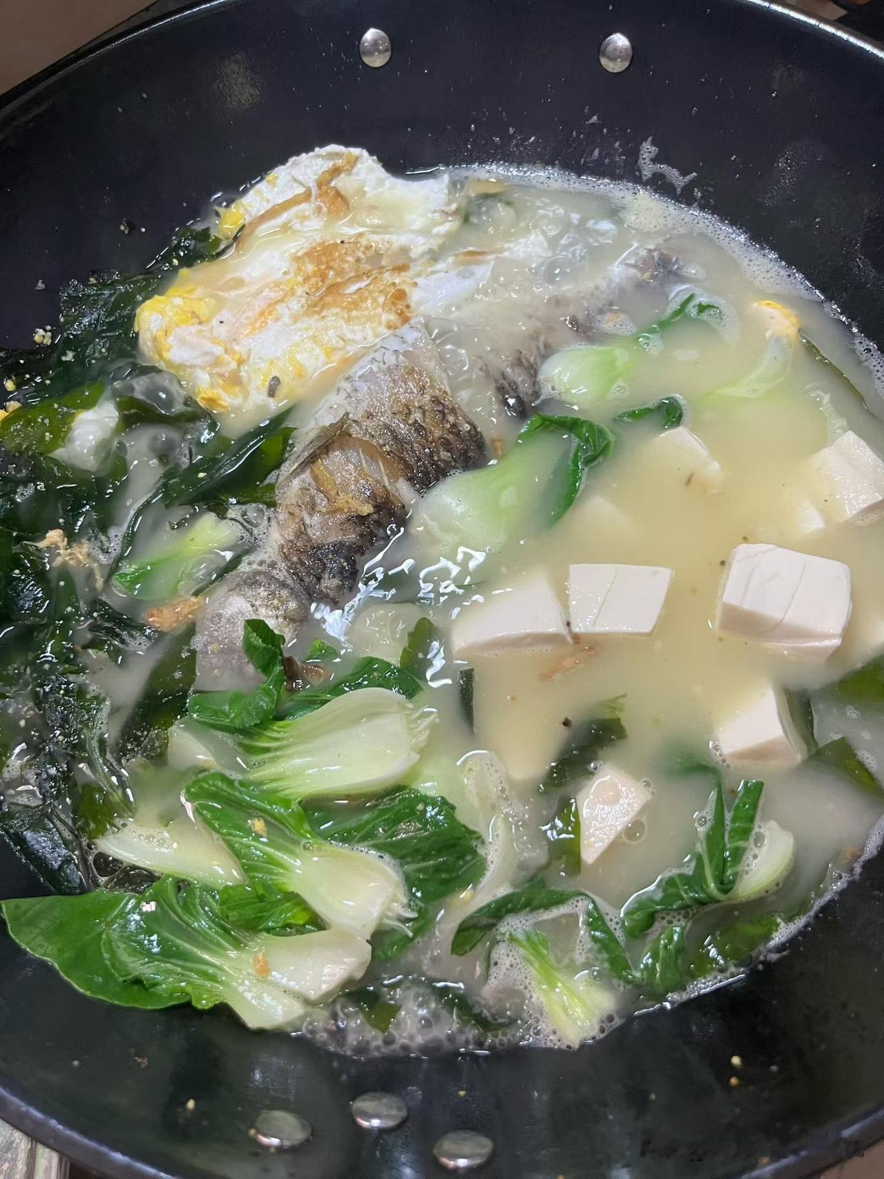 有多少人从40岁才开始交社保的？有人说，40岁才开始交社保，太晚了。可是我觉