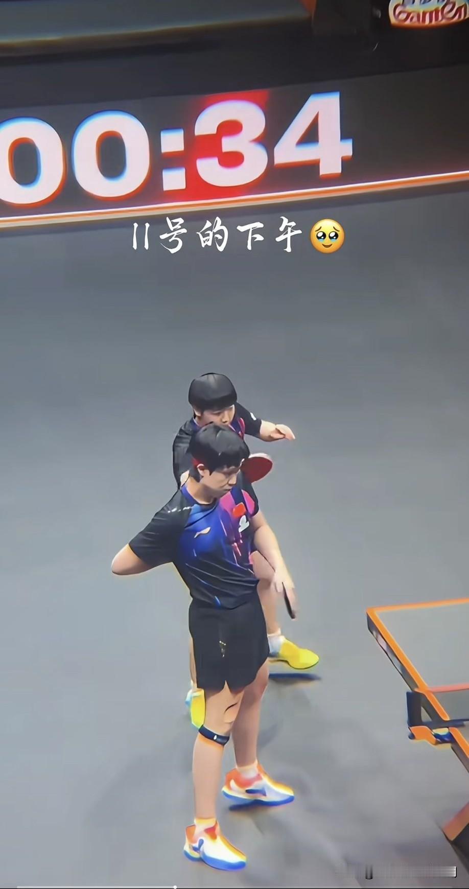 原来他俩都是一直在强撑，那天还有很多人以为楚钦是在挠痒痒，原来是背有伤[哭哭]