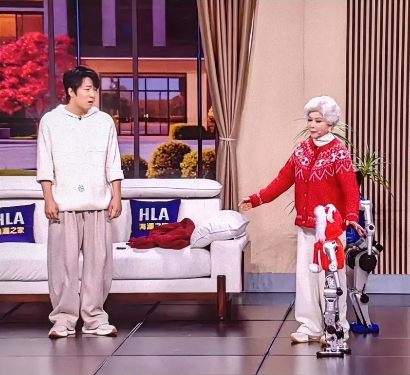 我查了一下王天放，难怪他能跟“蔡明”搭档，原来他竟有这么一层背景！作为