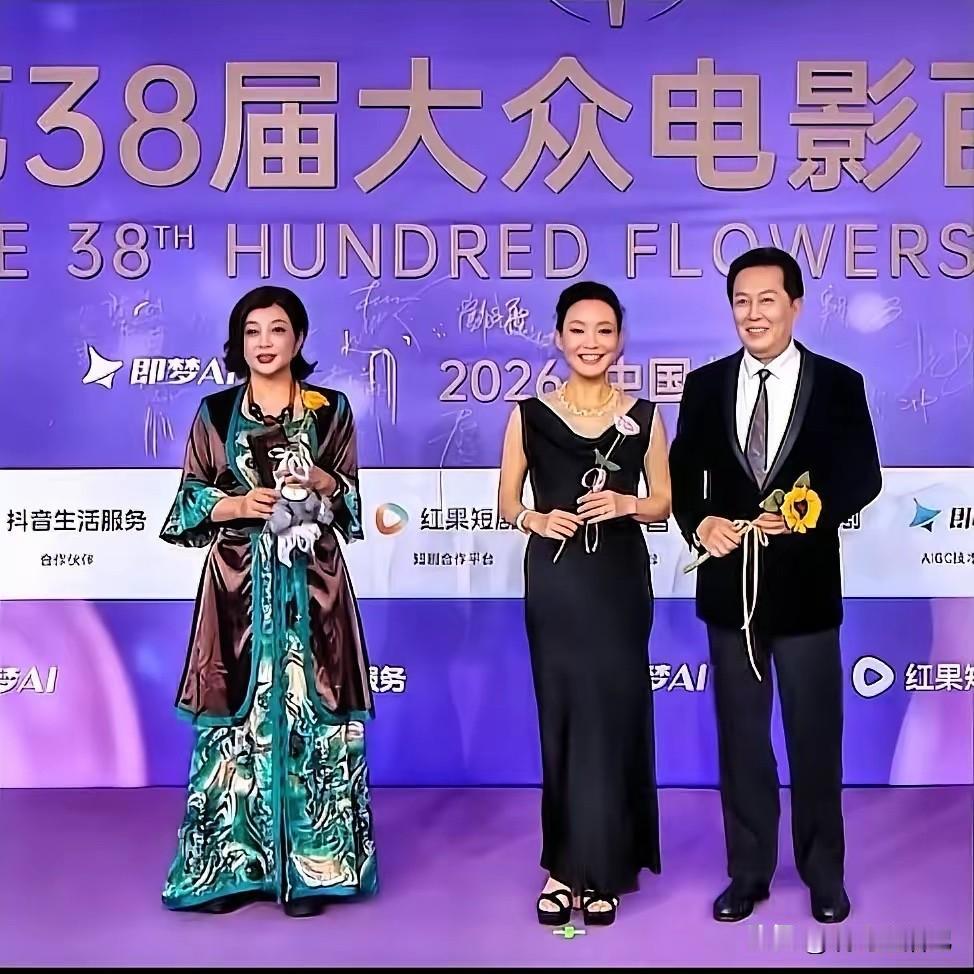 看到这张合影，你想说什么？