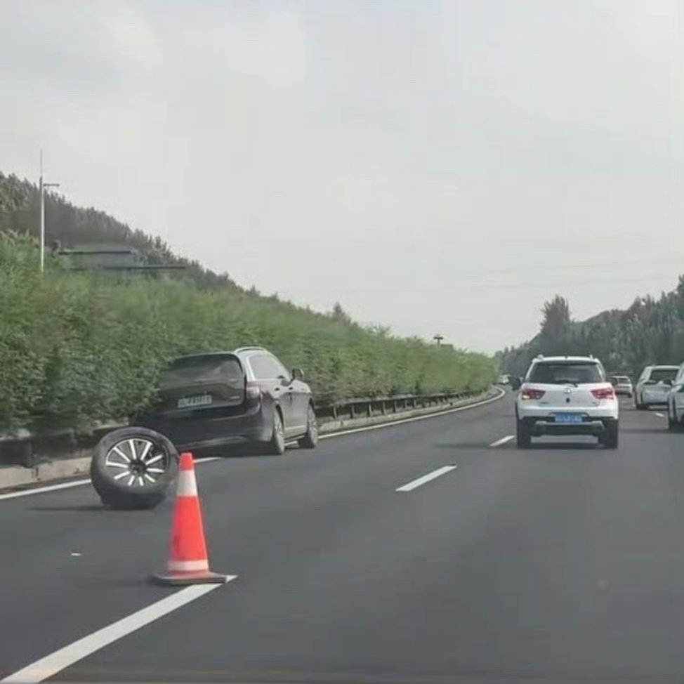 王者荣耀里面安琪拉是不是有一句台词：掉车轮的家伙，羞羞羞？​​​