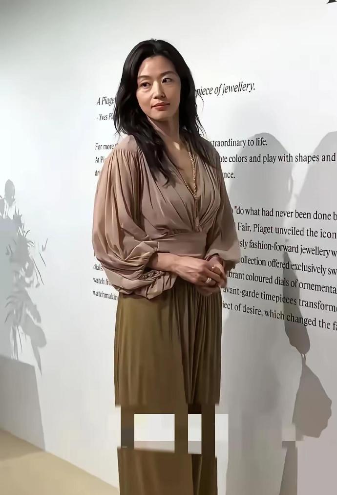 44岁韩国女星全智贤现状
