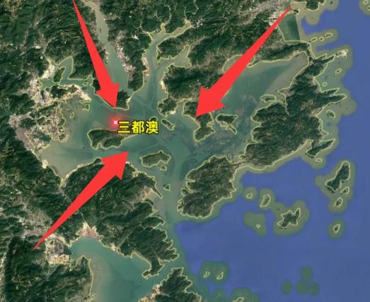 中国发现一个能停靠上百艘航母的深水港，位置太关键了！ 你敢信吗？在咱们国家的