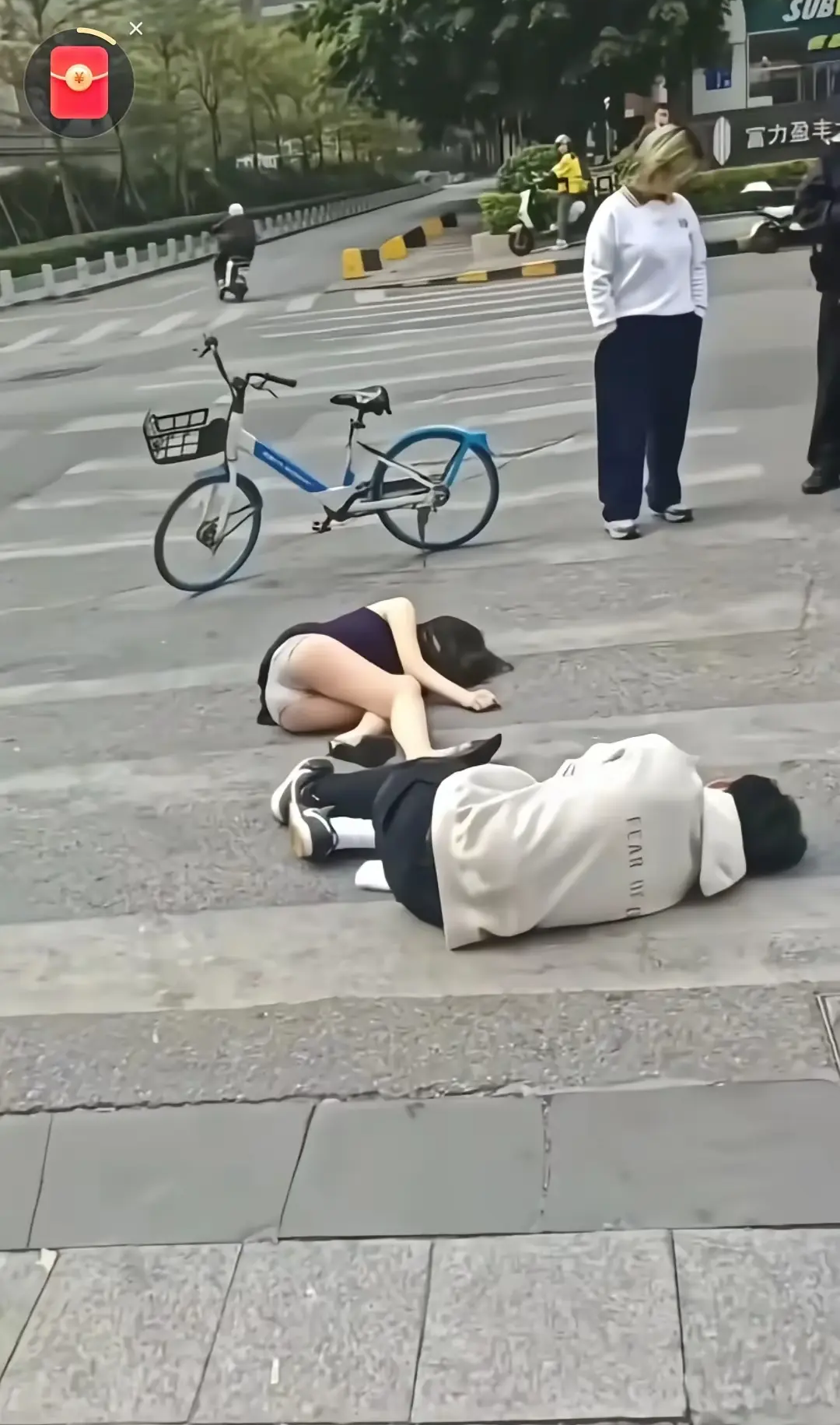 这大热天，快点起来吧，一会儿烤熟了！