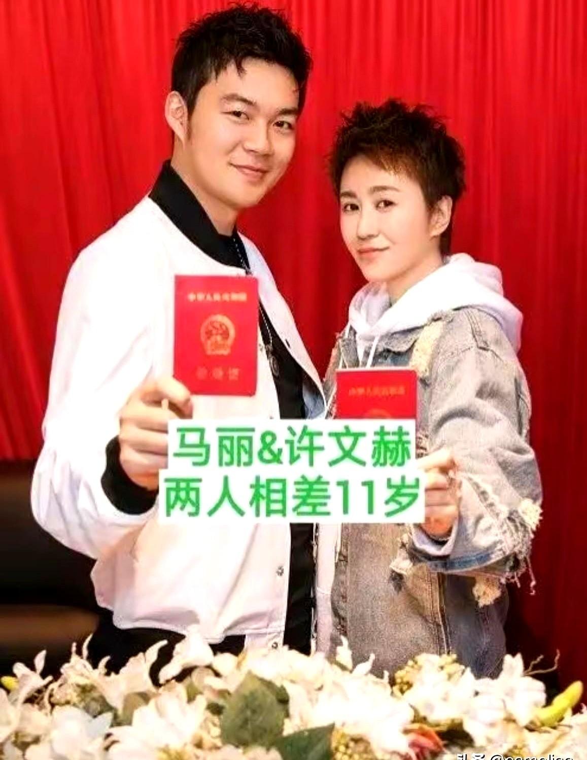 差14岁？萧敬腾这婚结的，真把经纪人宠上天了！去年10月台北婚礼，老萧哭得稀