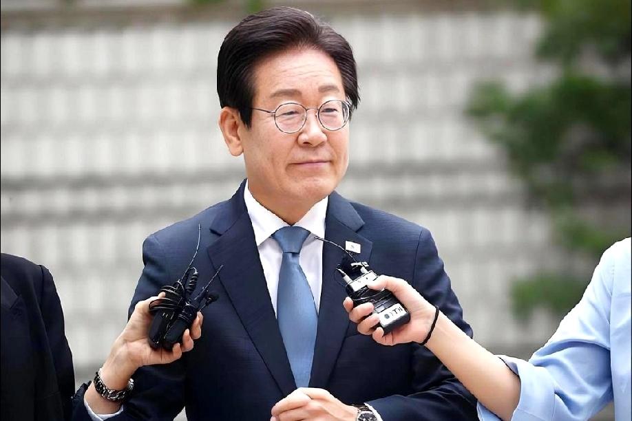 1月12日，李在明接受日本广播协会采访时说:“中日争端不利于地区和平，韩国不介入