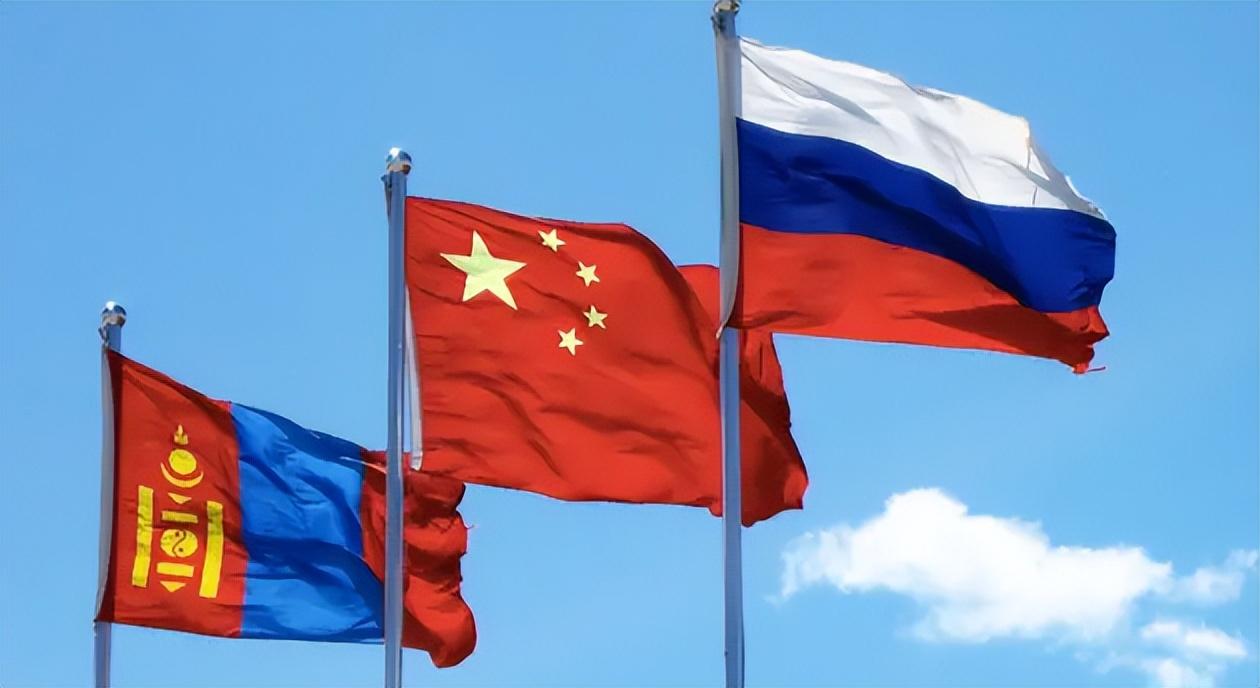 蒙古国网友曾说：“如果中国不开放领空便于美蒙两国的稀土运输，我们就请求美国驻军，