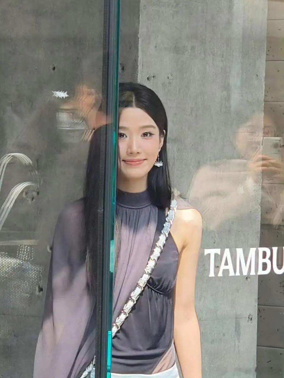 怎么感觉越打扮越跑偏呢