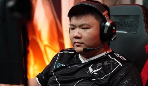 大明星XinQ在VG替补出战PGLS8大明星xinQ直播的时候说他要去V