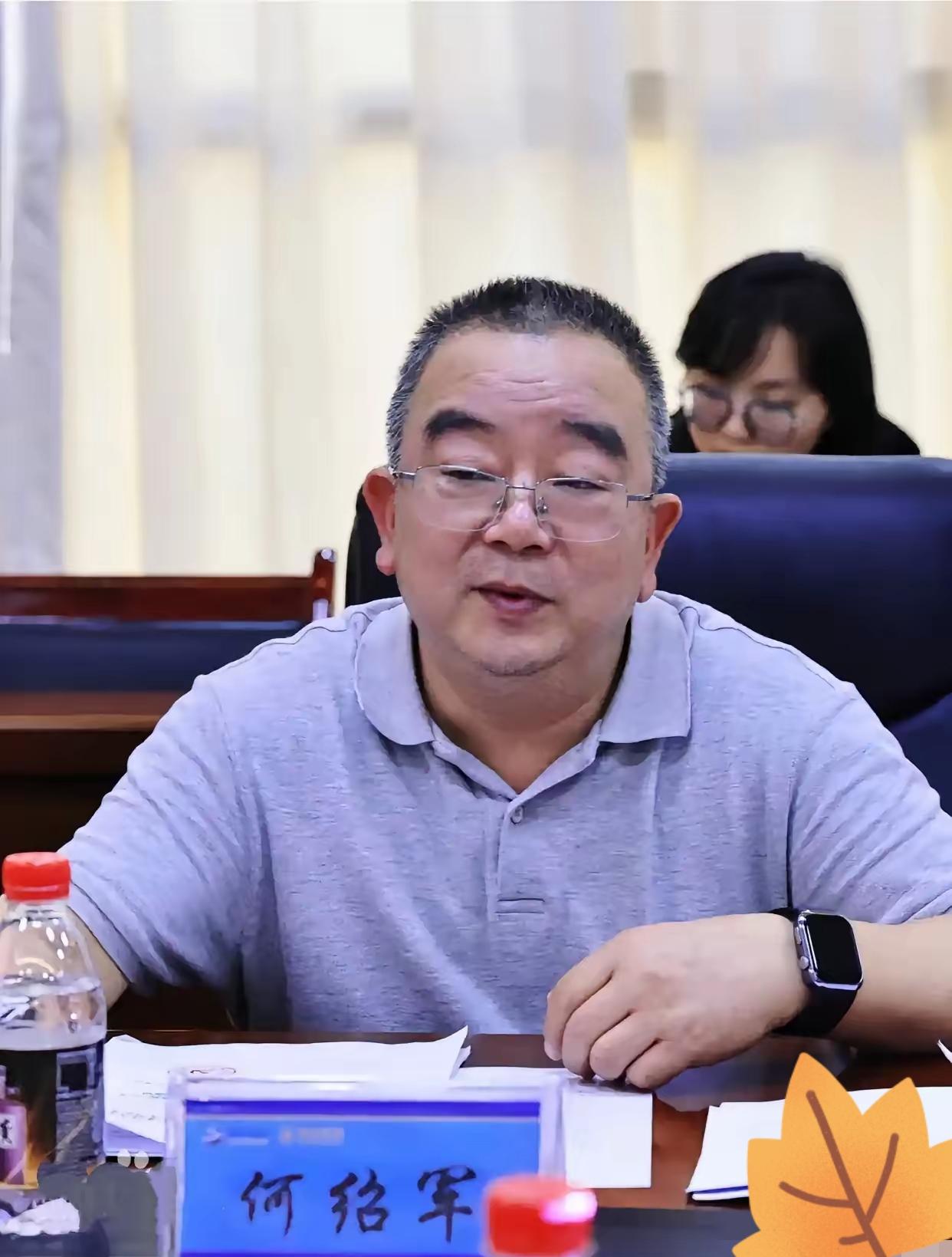 六一刚过，反腐战线便传出消息。58岁的副厅级干部何绍军，投案了。本是安享天伦的年