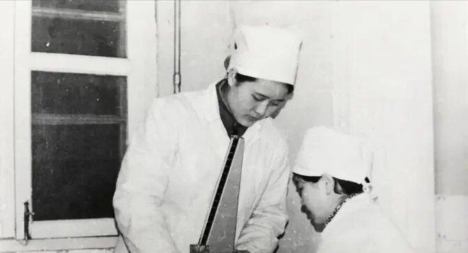 1980年，广州军区保卫部审问总医院护士长，护士长蛮横地说：“你们怎么敢抓我？”
