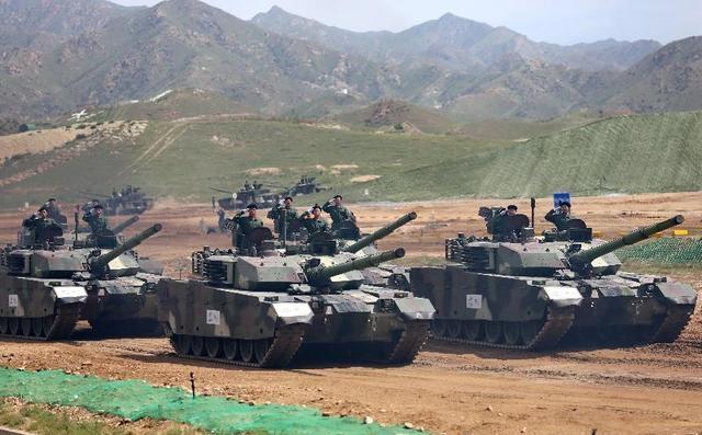 和柬埔寨打了一架，泰国终于想通了：当年就应该全买中国VT-4。泰国陆军在泰柬