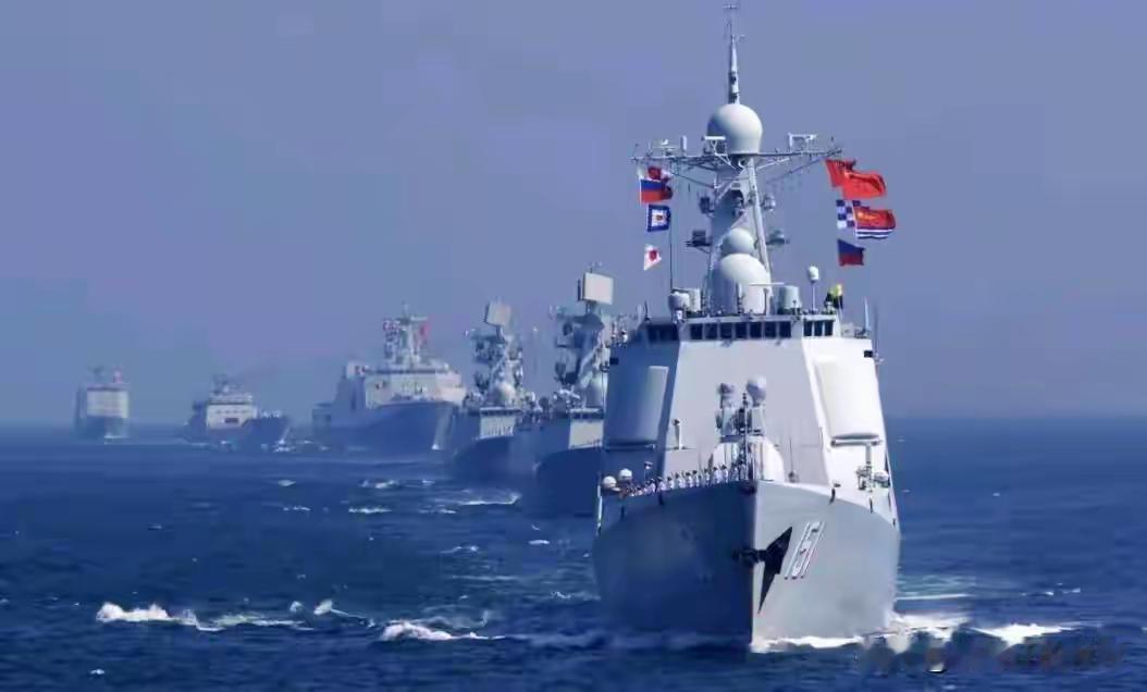 我国海军真正的主力比055大型驱逐舰更厉害其实，我国海军目前真正的主力，并