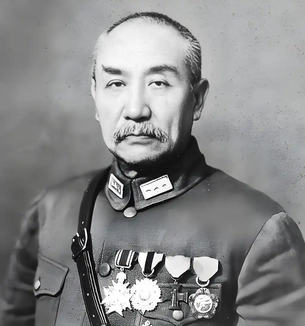 阎锡山那是真鬼！1945年9月，太原城里有一批日本兵没走。消停了几天，换