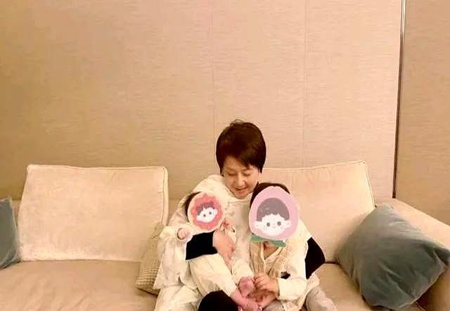 赌王三四太攒下百亿身家，老了最稀罕的居然不是钱。72岁的三太过生日，穿珍珠