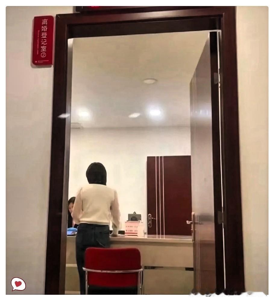 我的表妹出轨被她老公逮到了。打那以后她老公就不近她了，都半个多月了，她实在忍不住