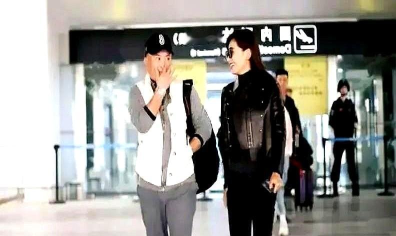 当初嫌“戏子来钱慢”的京城阔少王珂破产了。2008年金融危机一来，王珂的百亿