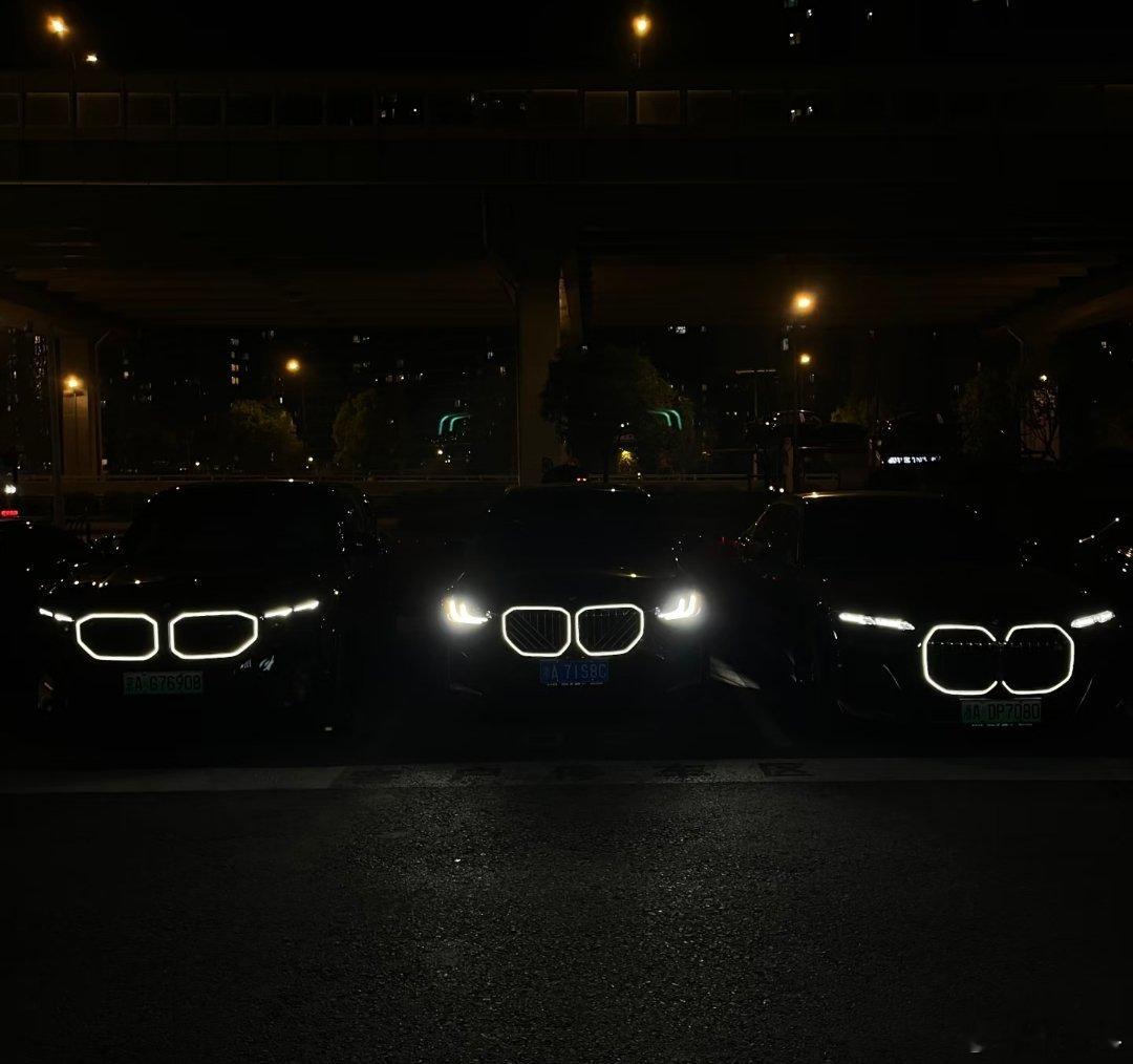 宝马7系降价约27万不降价真的不行，卖不动啊，兄弟。而且即便是降到这个水平之后