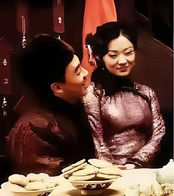 古代小妾除了满足丈夫的生理需求和生孩子以外，还有另一个变态的作用，是后来有人无意