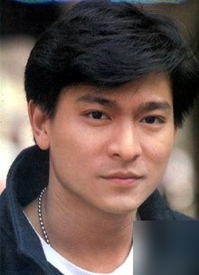 香港人嘴上不说，心里其实早就把这四个人分了三六九等。论唱功，张学友是独一档的，黄霑那帮老炮儿当年只认