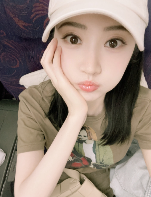 景甜又嫩又美私服穿搭！