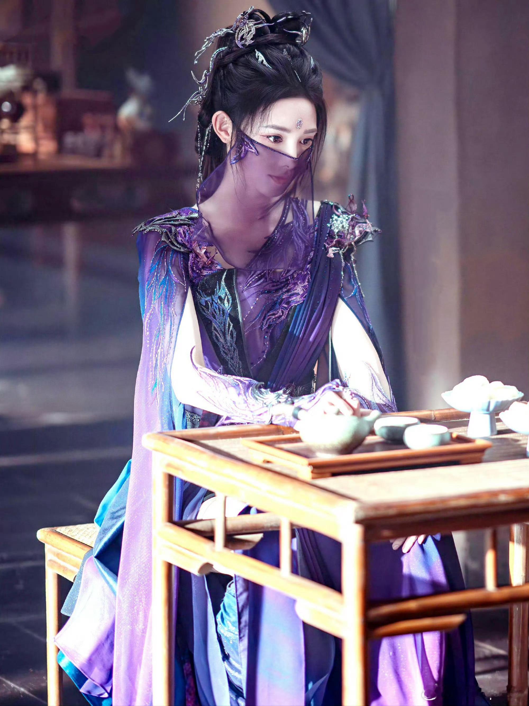 彭小苒暗河传里这个紫衣小魔女既视感美到让人想疯狂表白！​​​