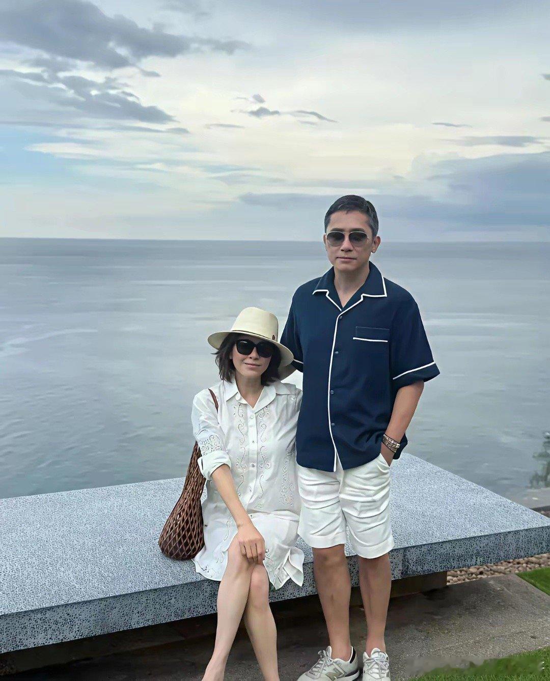 刘嘉玲梁朝伟夫妇泰国旅行照曝光，这腿这身材也太好了！