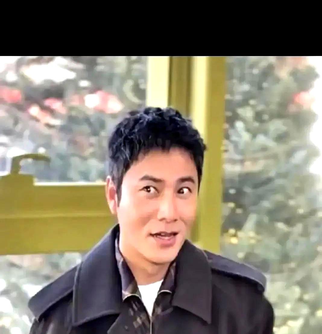 你敢信？50岁的陈坤出席活动，居然被网友质疑是找的替身？去年12月他的品牌活