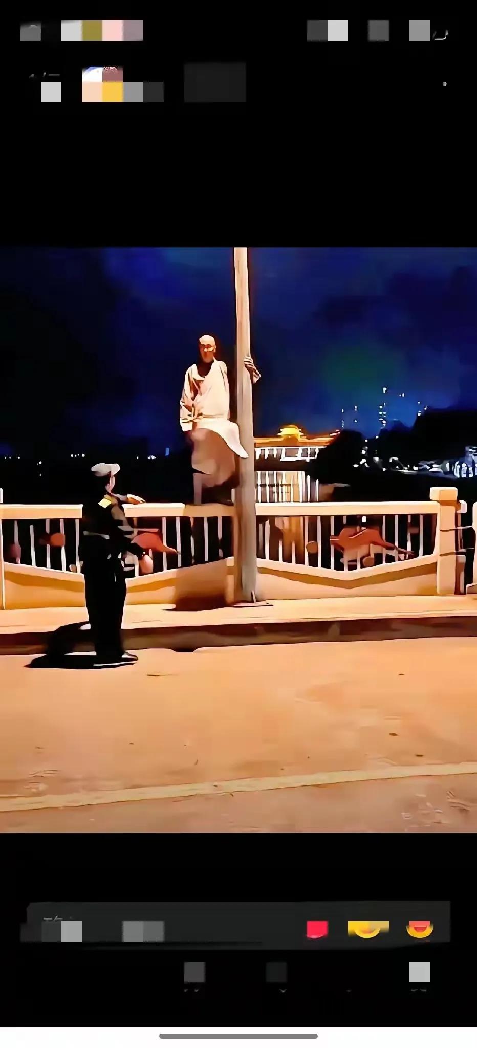 大师，这是怎么了？你有什么事想不开？跳河都是抑郁症或者活不下去的人，你是方外人士