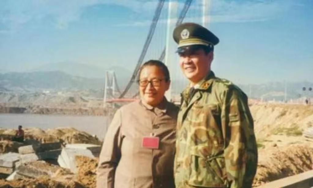 1996年，正在办公的刘源接到一个电话，只听对方说：“小源，我是你李讷姐，我想见