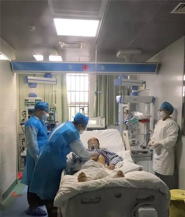 寒心！北京一男子肝癌晚期，在5月的临终前3天，他在护士站托好友及主治医生见证打印