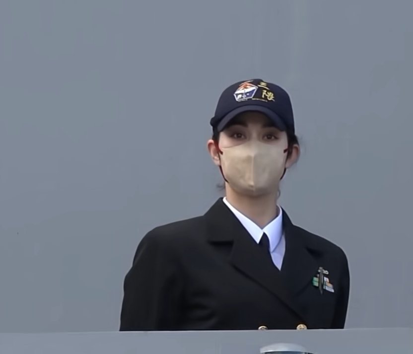 日本女海军军官的眼神你看到啥舎为什么很多人都说要活抓