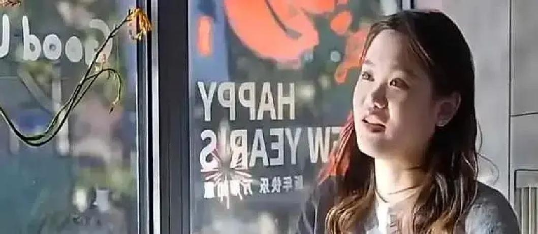 她没被“水花消失术”打败，打败她的是自己的身高。你站在十米台，收紧全身肌肉