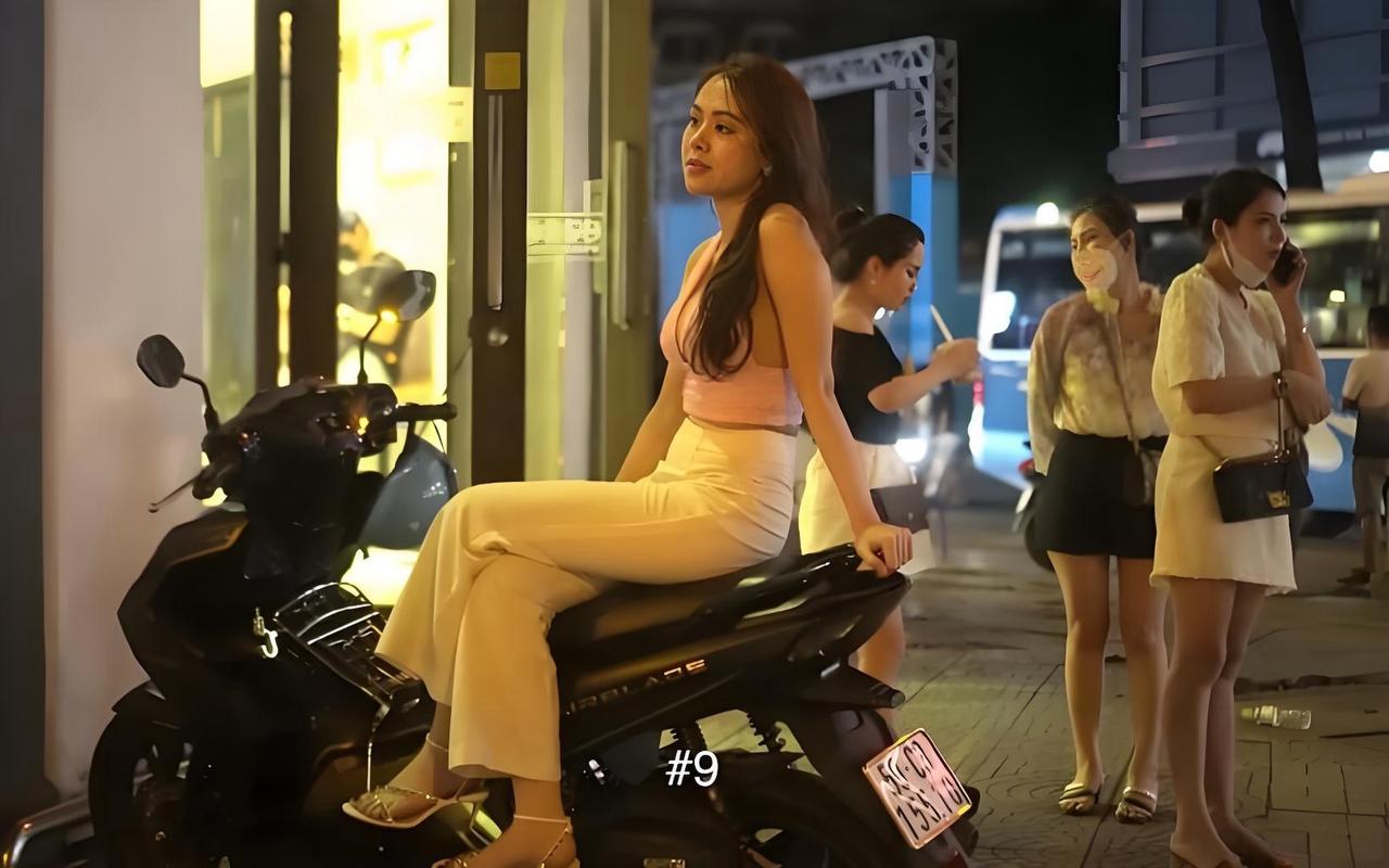 越南笑麻了，贸易额有望超过印度。数据截止到2025年11月，越南进出口贸易达