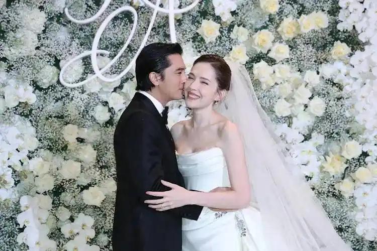 “连儿子都到场见证，这场婚礼甜度超标了！”邱泽许玮甯今日在台北补办婚礼，三个