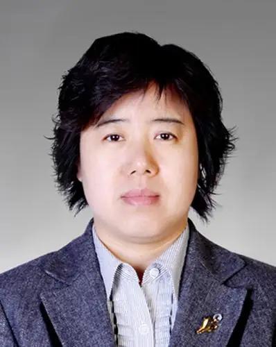 辽宁新来了个副省长白英，是个女领导。近日，辽宁省人大相关会议，决定任命白英为辽宁