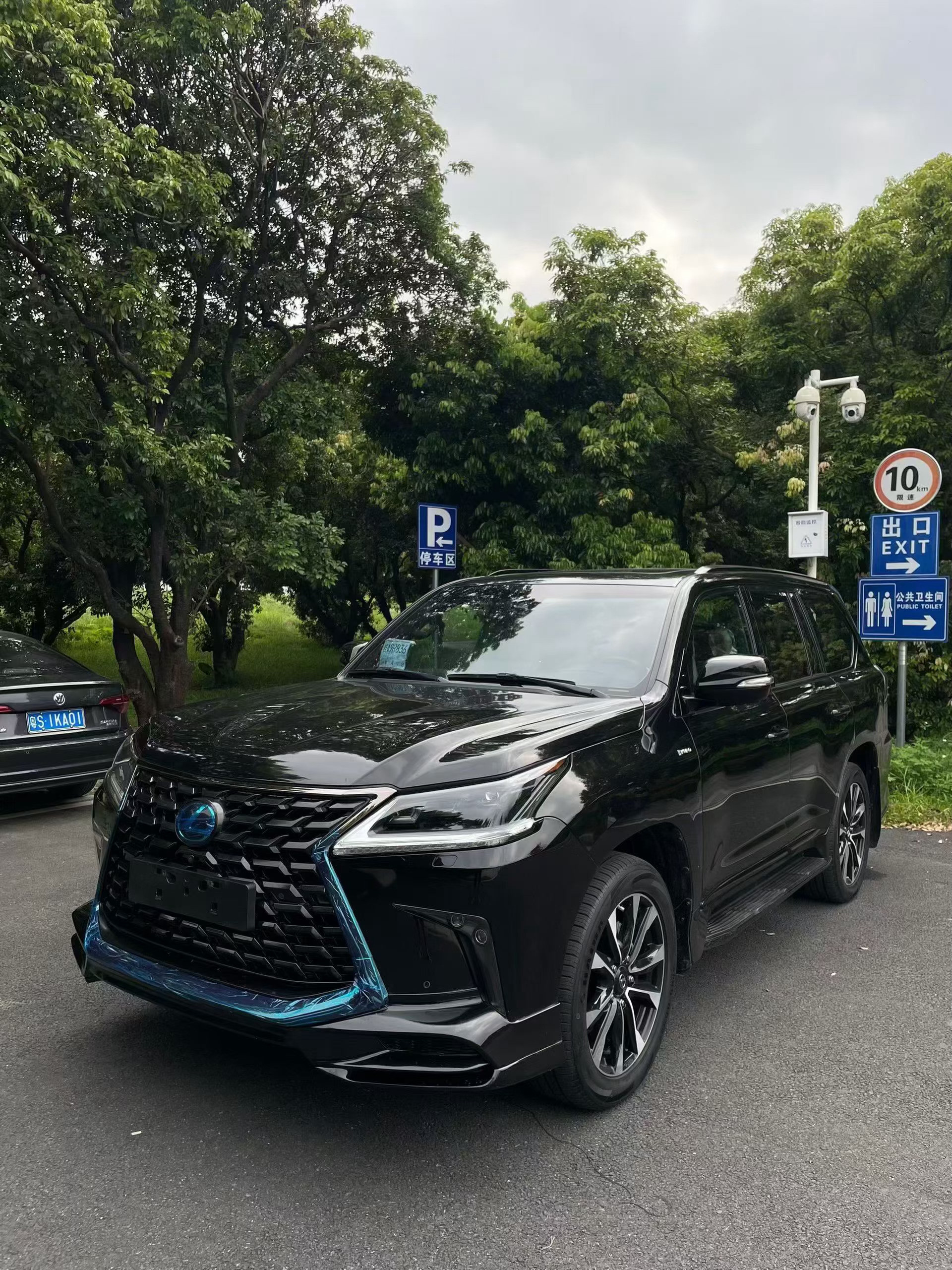 东‮看莞‬车美规🇺🇸2022年‮东中‬雷克萨斯LX570S全‮限球‬量"黑KURO"黑‮限曜‬量